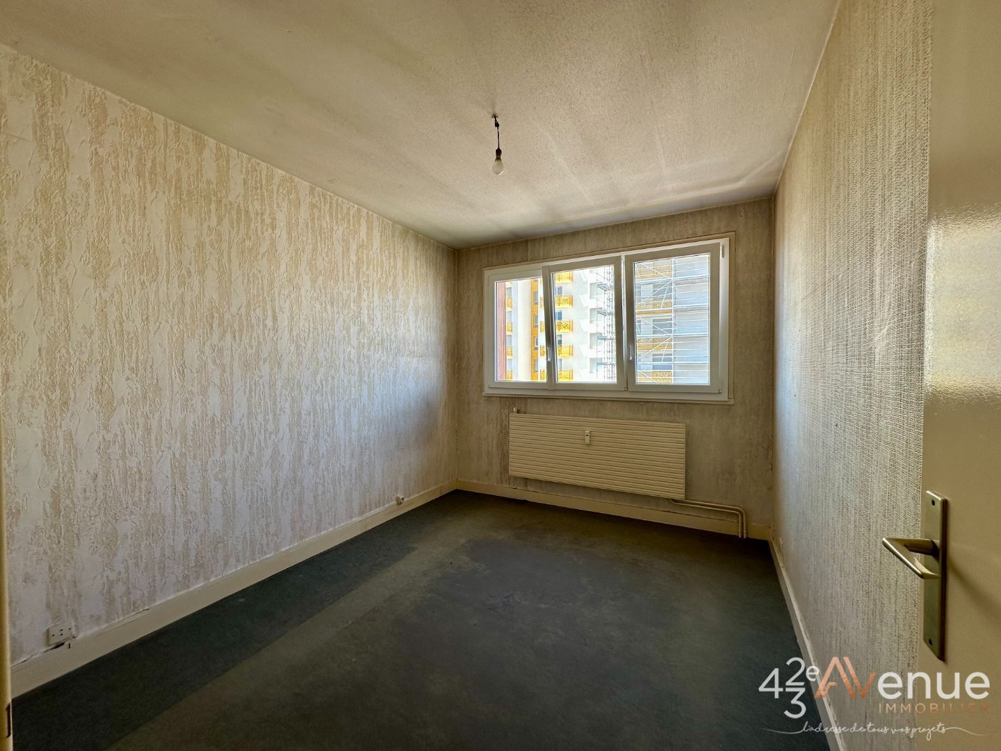 APPARTEMENT T4 A VENDRE - ST ETIENNE BELLEVUE - 67.78 m2 - 65000€