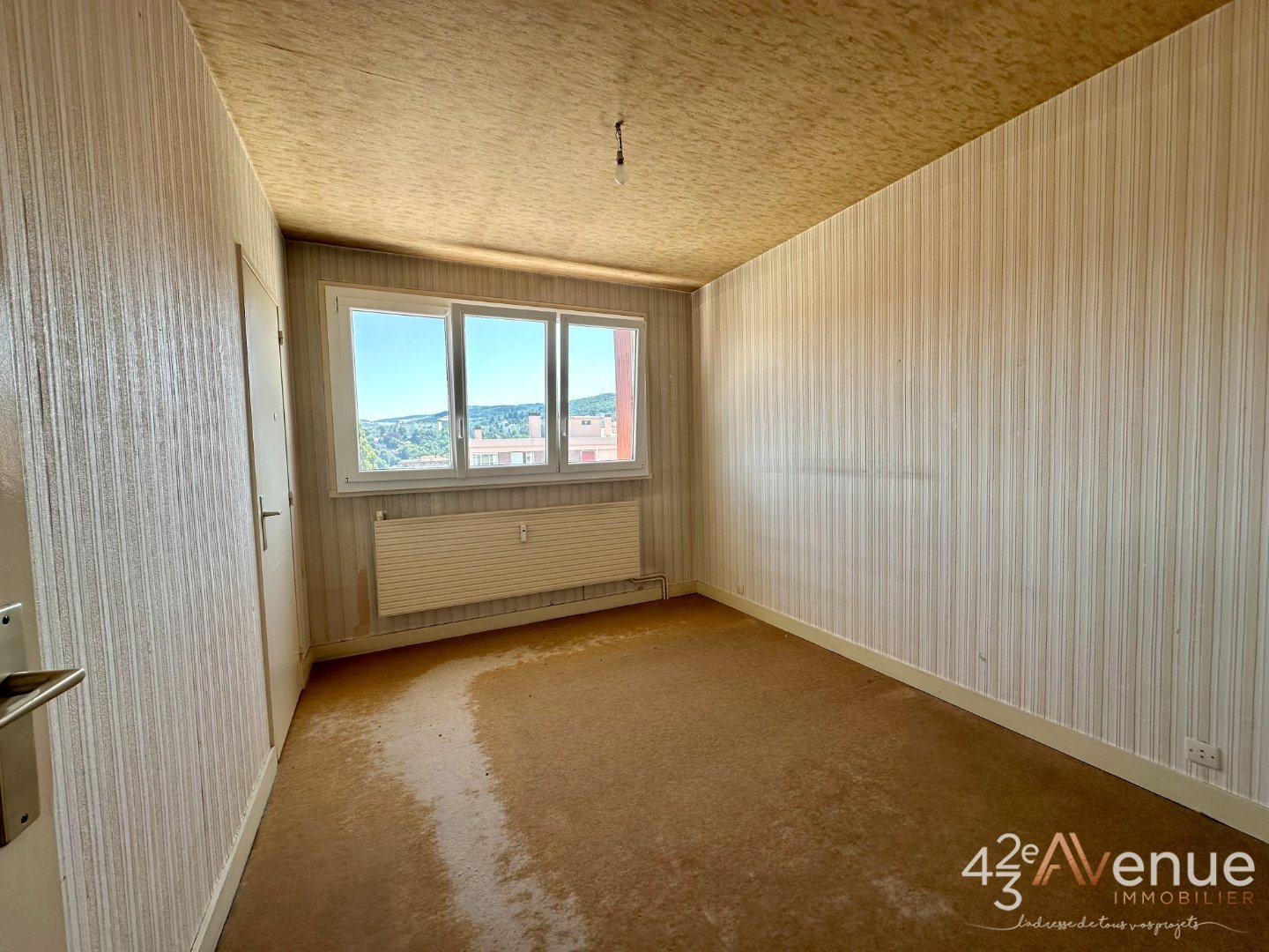 APPARTEMENT T4 A VENDRE - ST ETIENNE BELLEVUE - 67.78 m2 - 65000€