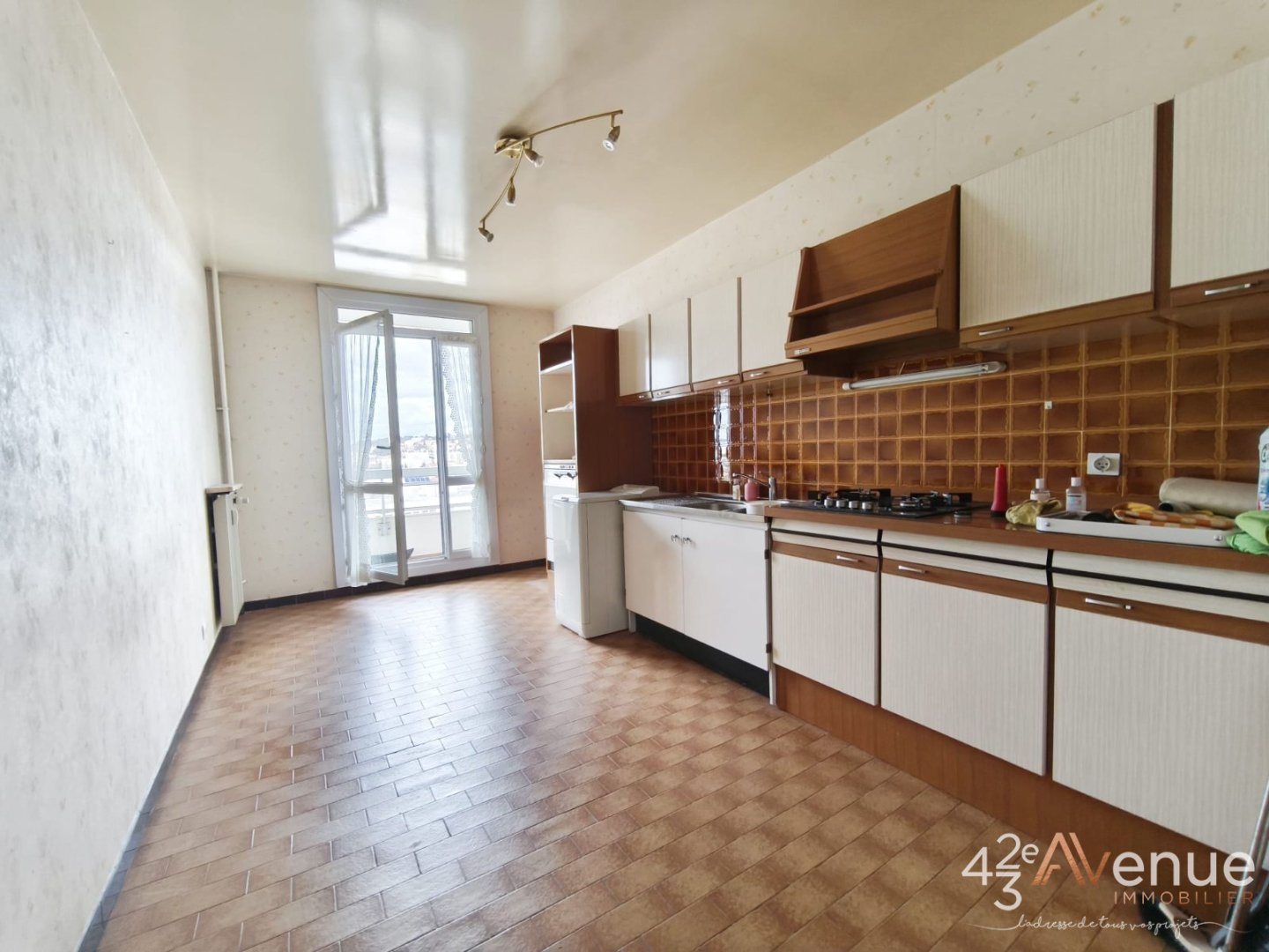 APPARTEMENT T4 A VENDRE - ST ETIENNE BELLEVUE - 108 m2 - 118�000�&euro;