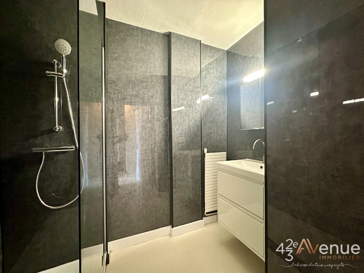 APPARTEMENT T4 A VENDRE - ST ETIENNE BELLEVUE - 67.78 m2 - 95�000�&euro;