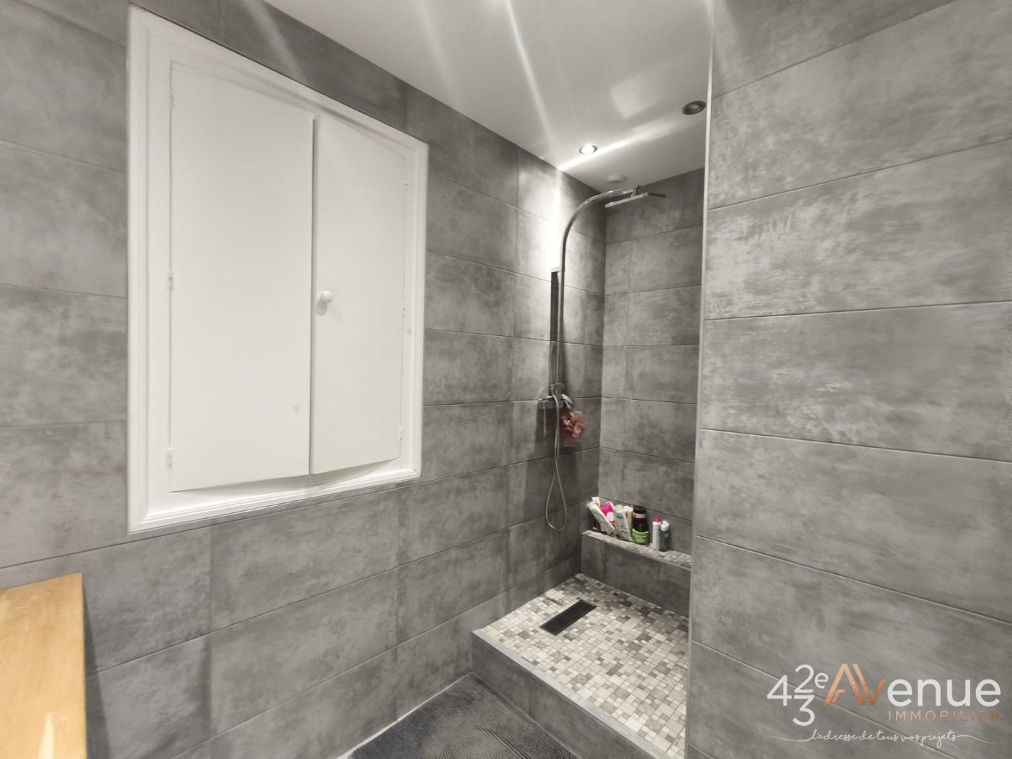 APPARTEMENT T4 A VENDRE - ST ETIENNE BELLEVUE - 96.84 m2 - 125 000 &euro;