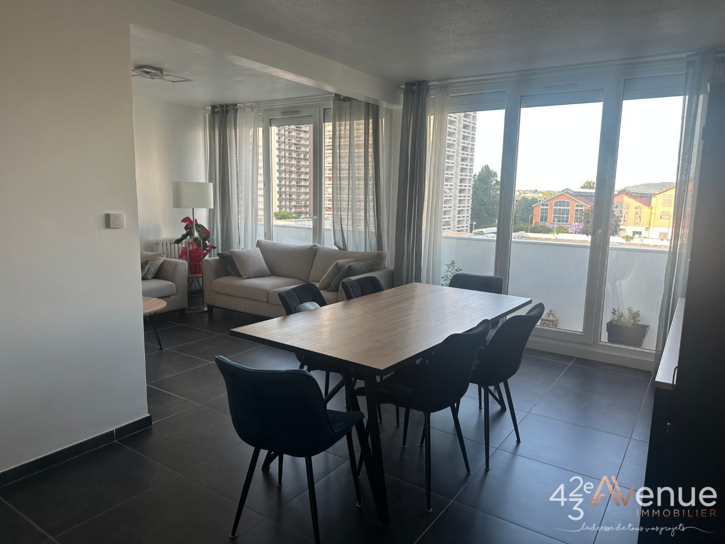 APPARTEMENT T4 A VENDRE - ST ETIENNE BERGSON - 74.77 m2 - 129500€