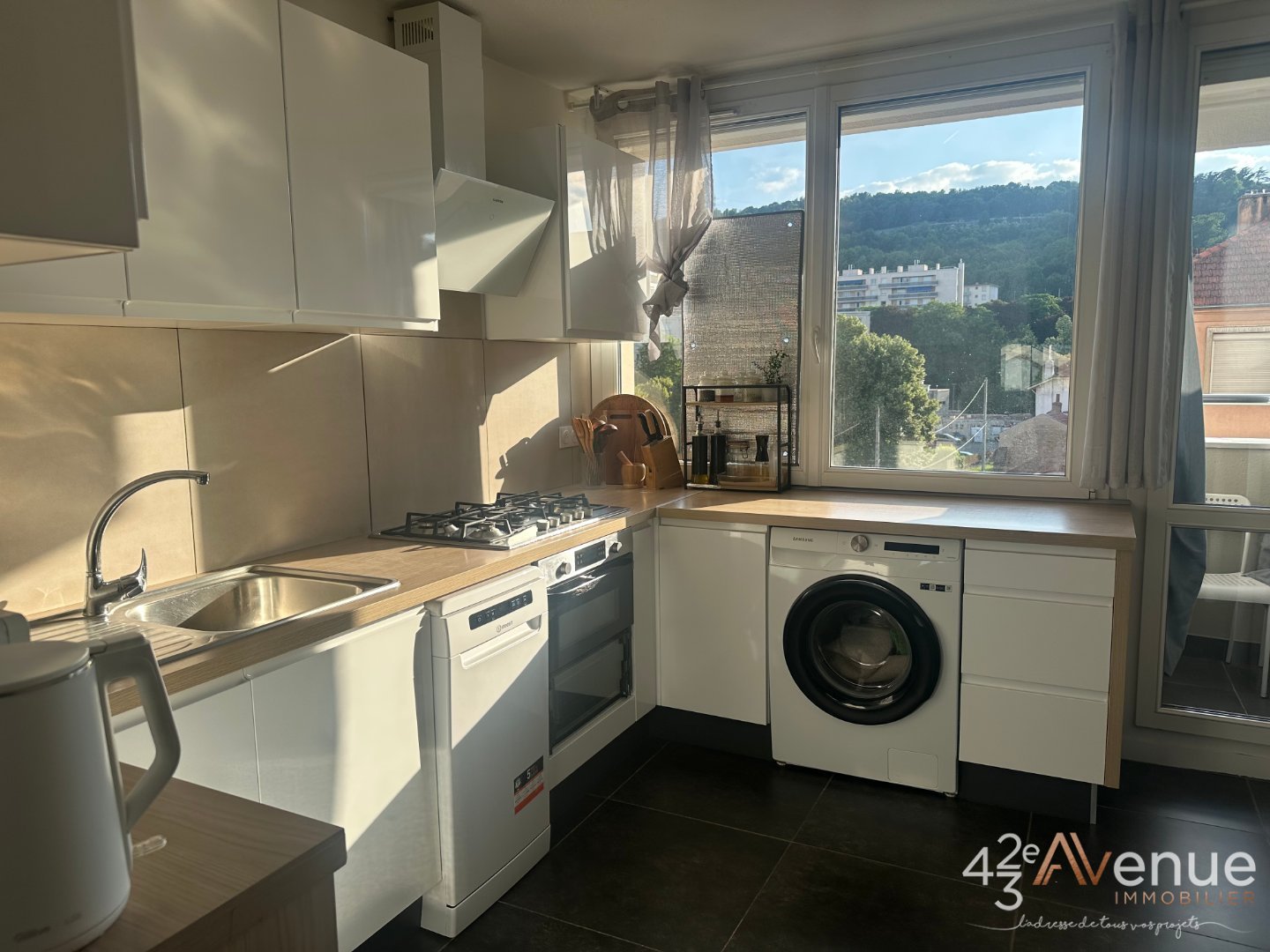 APPARTEMENT T4 A VENDRE - ST ETIENNE BERGSON - 74.77 m2 - 129500€