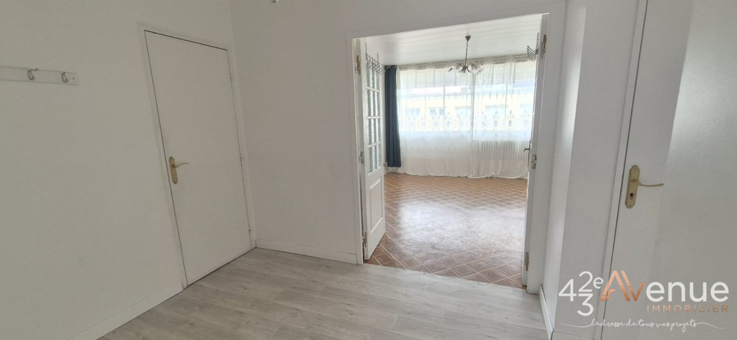 APPARTEMENT T4 A VENDRE - ST ETIENNE BERGSON - 83 m2 - 96 000 &euro;