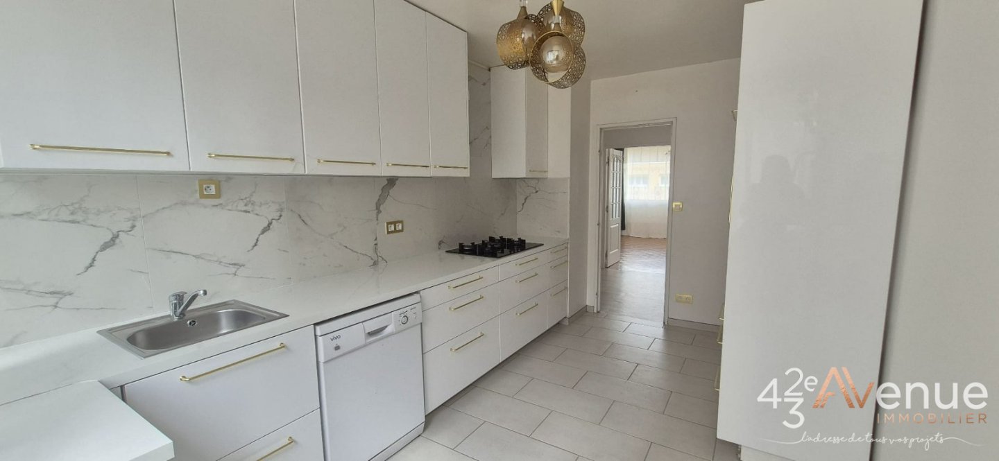 APPARTEMENT T4 A VENDRE - ST ETIENNE BERGSON - 83 m2 - 96 000 &euro;