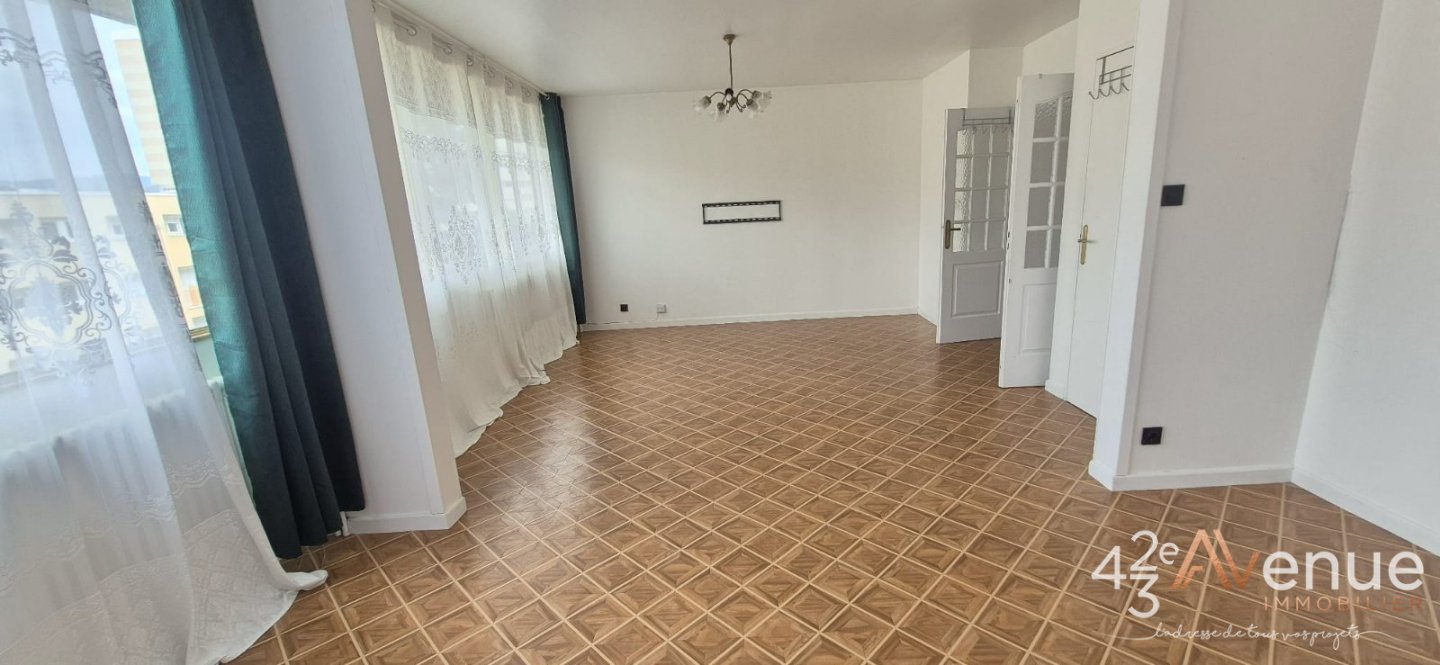 APPARTEMENT T4 A VENDRE - ST ETIENNE BERGSON - 83 m2 - 96 000 &euro;