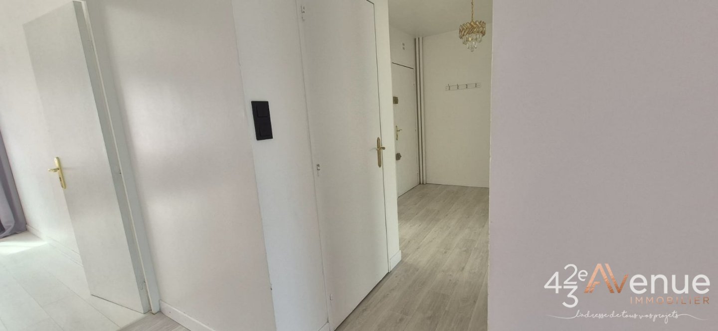 APPARTEMENT T4 A VENDRE - ST ETIENNE BERGSON - 83 m2 - 96 000 &euro;
