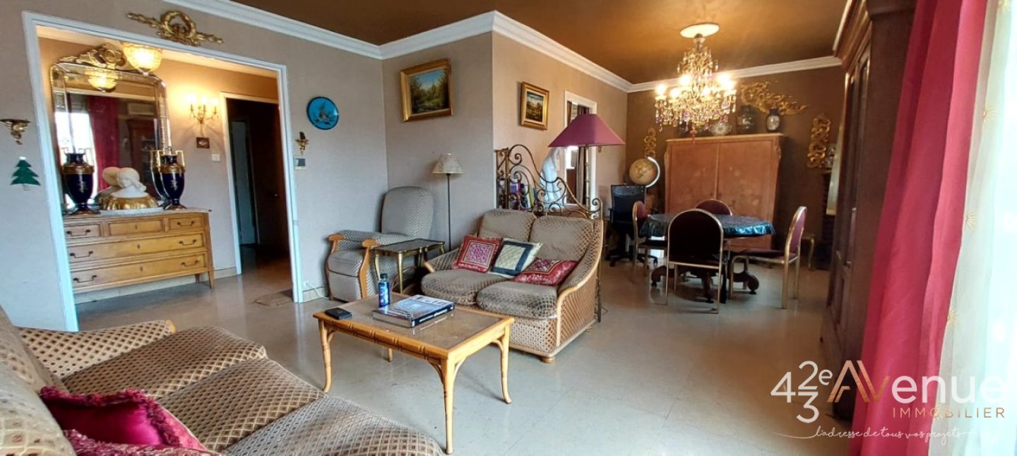 Appartement A VENDRE - ST ETIENNE CENTRE VILLE - 83 m2 - 135000€