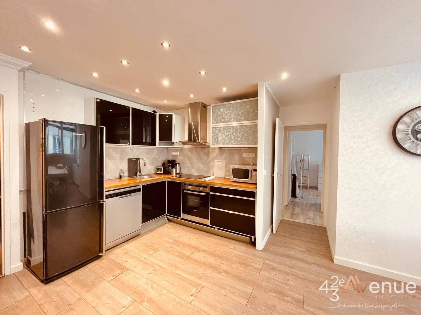 Meubl entirement T4 avec stationnement A VENDRE - ST ETIENNE CENTRE VILLE - 80.18 m2 - 128500€