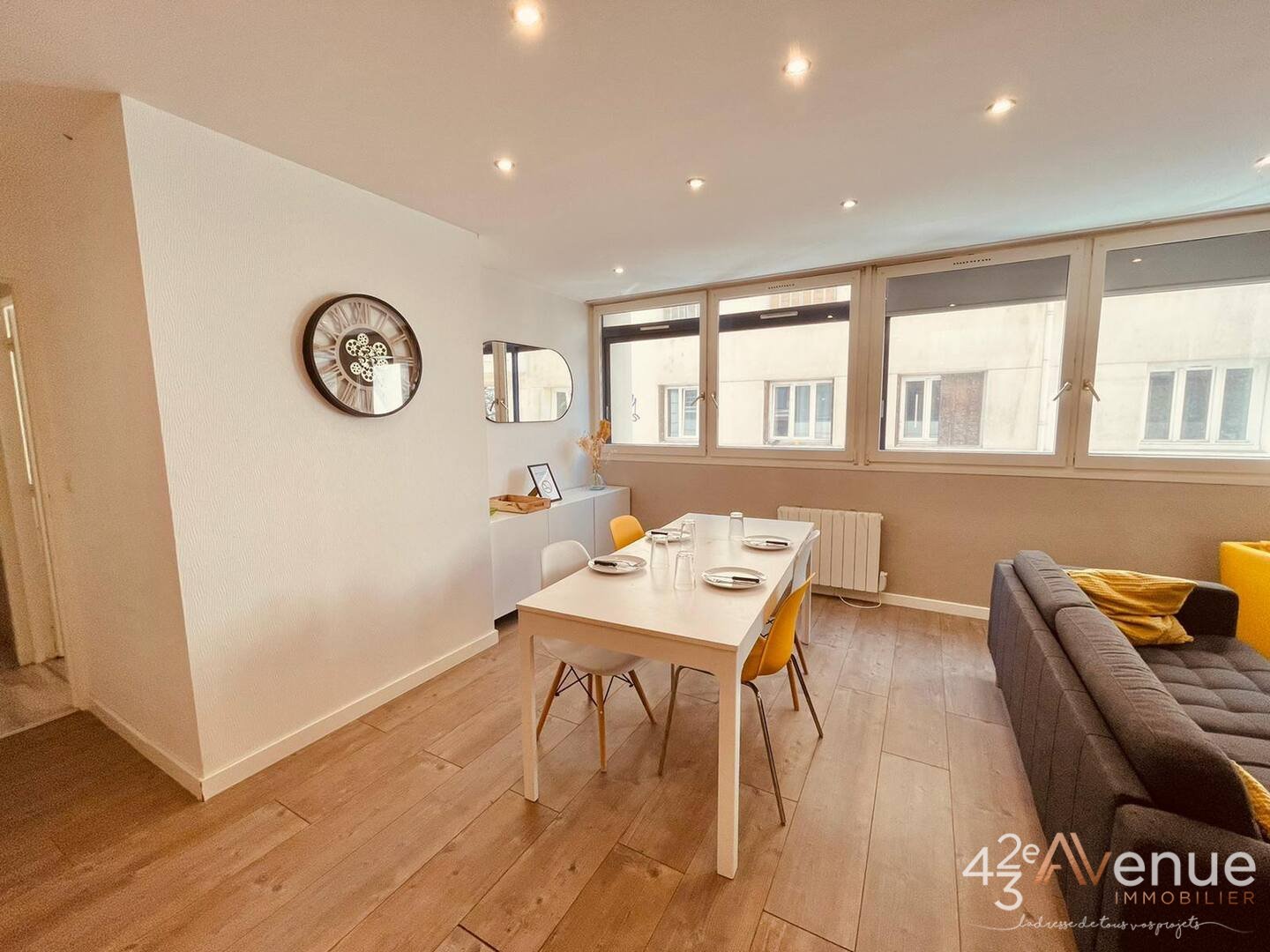 Meubl entirement T4 avec stationnement A VENDRE - ST ETIENNE CENTRE VILLE - 80.18 m2 - 128500€