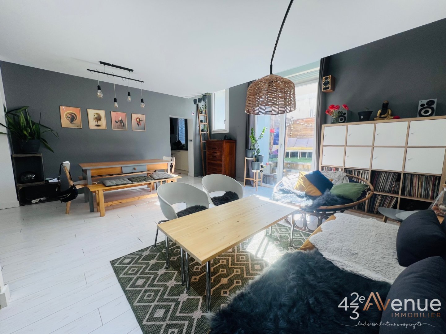 F4 de 102,56 m2 avec terrasse de 22 m2 - ST ETIENNE CENTRE VILLE - 102.56 m2 - VENDU