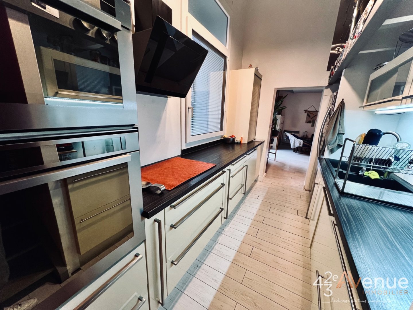 F4 de 102,56 m2 avec terrasse de 22 m2 - ST ETIENNE CENTRE VILLE - 102.56 m2 - VENDU