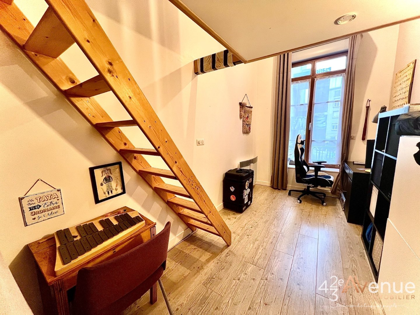 F4 de 102,56 m2 avec terrasse de 22 m2 - ST ETIENNE CENTRE VILLE - 102.56 m2 - VENDU