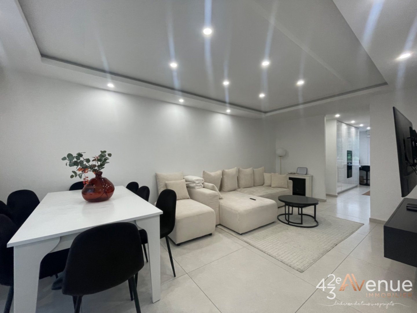 Appartement en parfait tat T4 avec Balcon garage - ST ETIENNE CENTRE VILLE - 75.36 m2 - VENDU