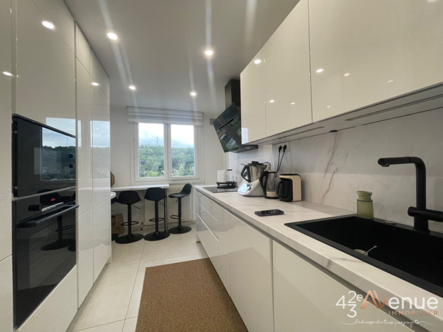 Appartement en parfait tat T4 avec Balcon garage - ST ETIENNE CENTRE VILLE - 75.36 m2 - VENDU