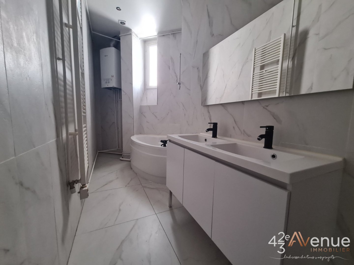 APPARTEMENT T4 A VENDRE - ST ETIENNE CENTRE VILLE - 110.16 m2 - 180000€