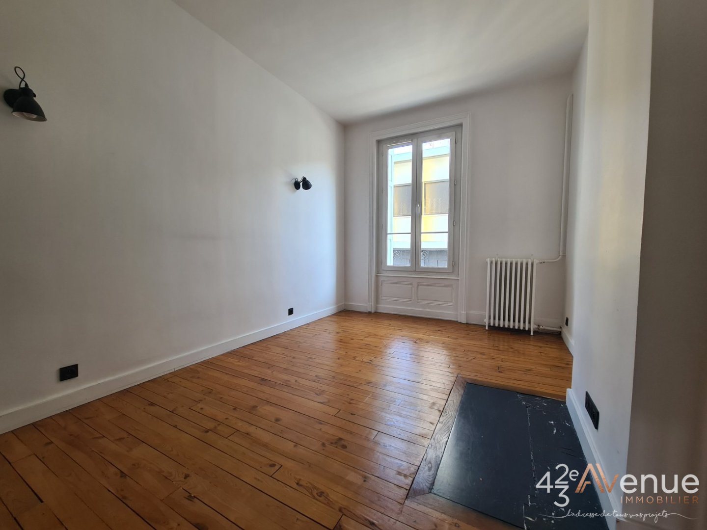 APPARTEMENT T4 A VENDRE - ST ETIENNE CENTRE VILLE - 110.16 m2 - 180000€