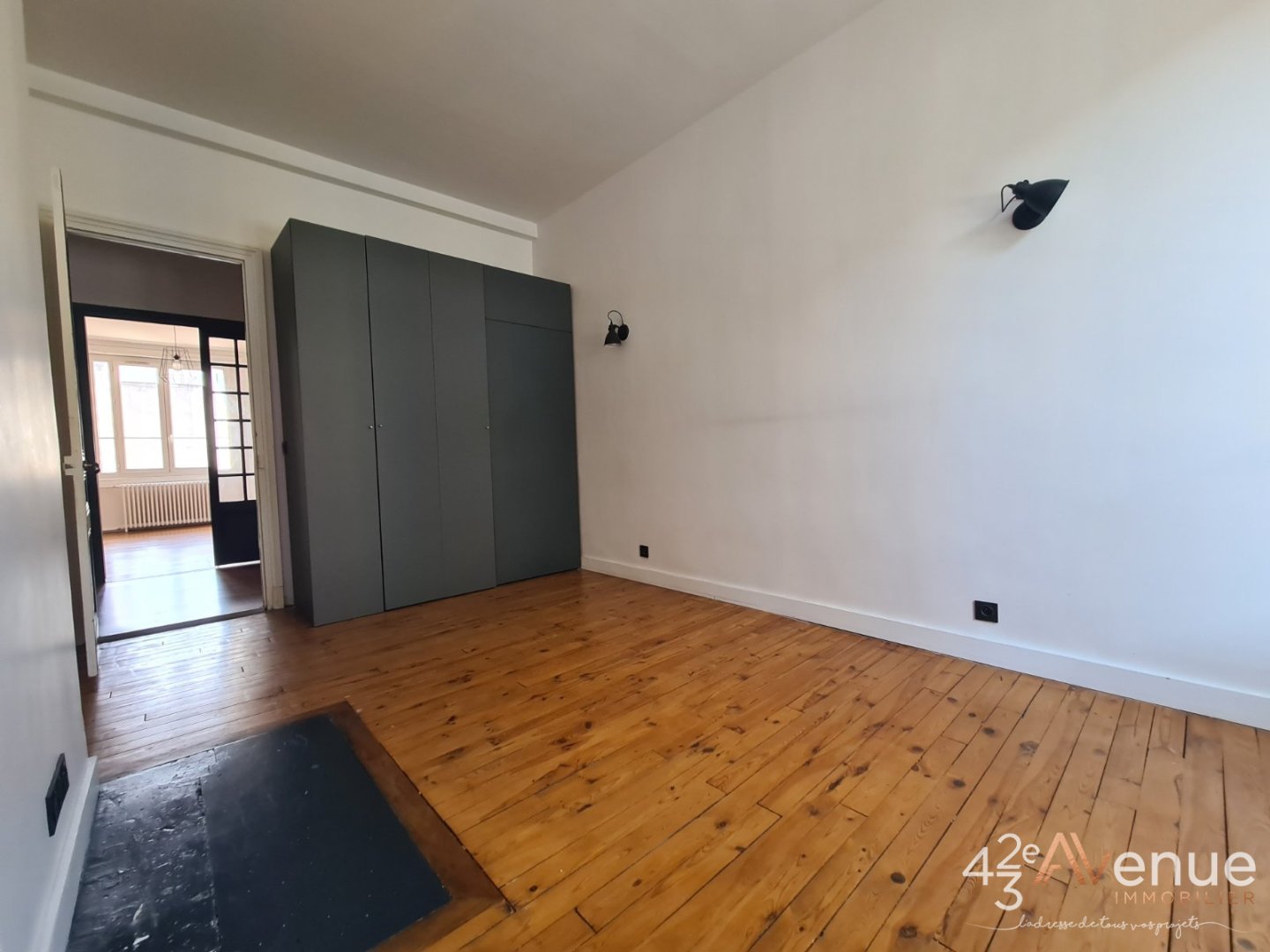 APPARTEMENT T4 A VENDRE - ST ETIENNE CENTRE VILLE - 110.16 m2 - 180000€
