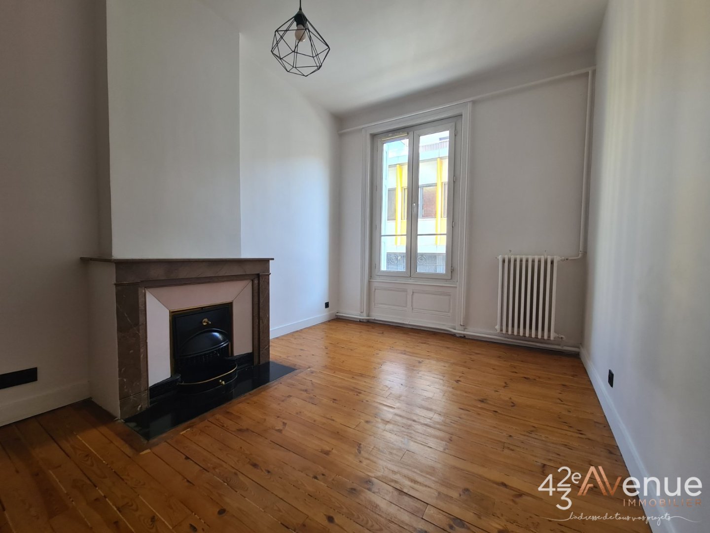 APPARTEMENT T4 A VENDRE - ST ETIENNE CENTRE VILLE - 110.16 m2 - 180000€