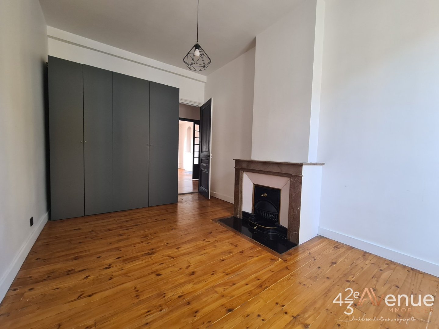 APPARTEMENT T4 A VENDRE - ST ETIENNE CENTRE VILLE - 110.16 m2 - 180000€