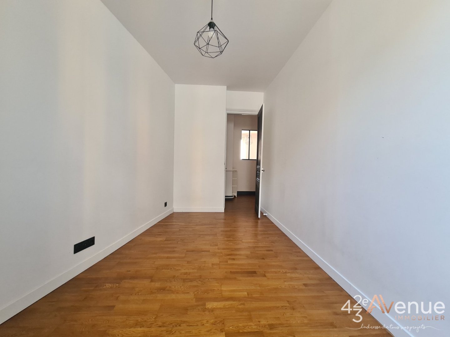 APPARTEMENT T4 A VENDRE - ST ETIENNE CENTRE VILLE - 110.16 m2 - 180000€