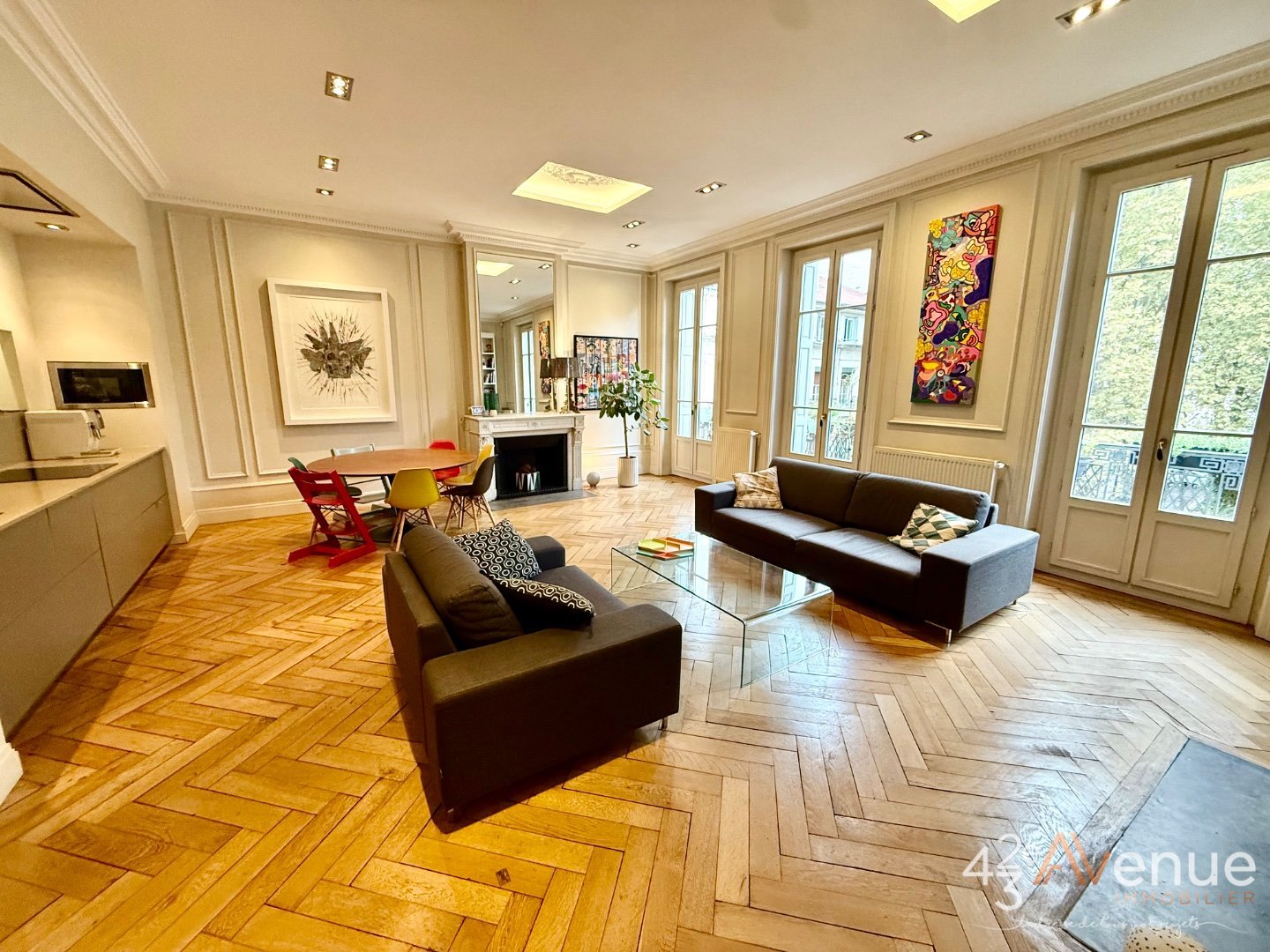 APPARTEMENT T4 A VENDRE - ST ETIENNE CENTRE VILLE - 130 m2 - 270000€