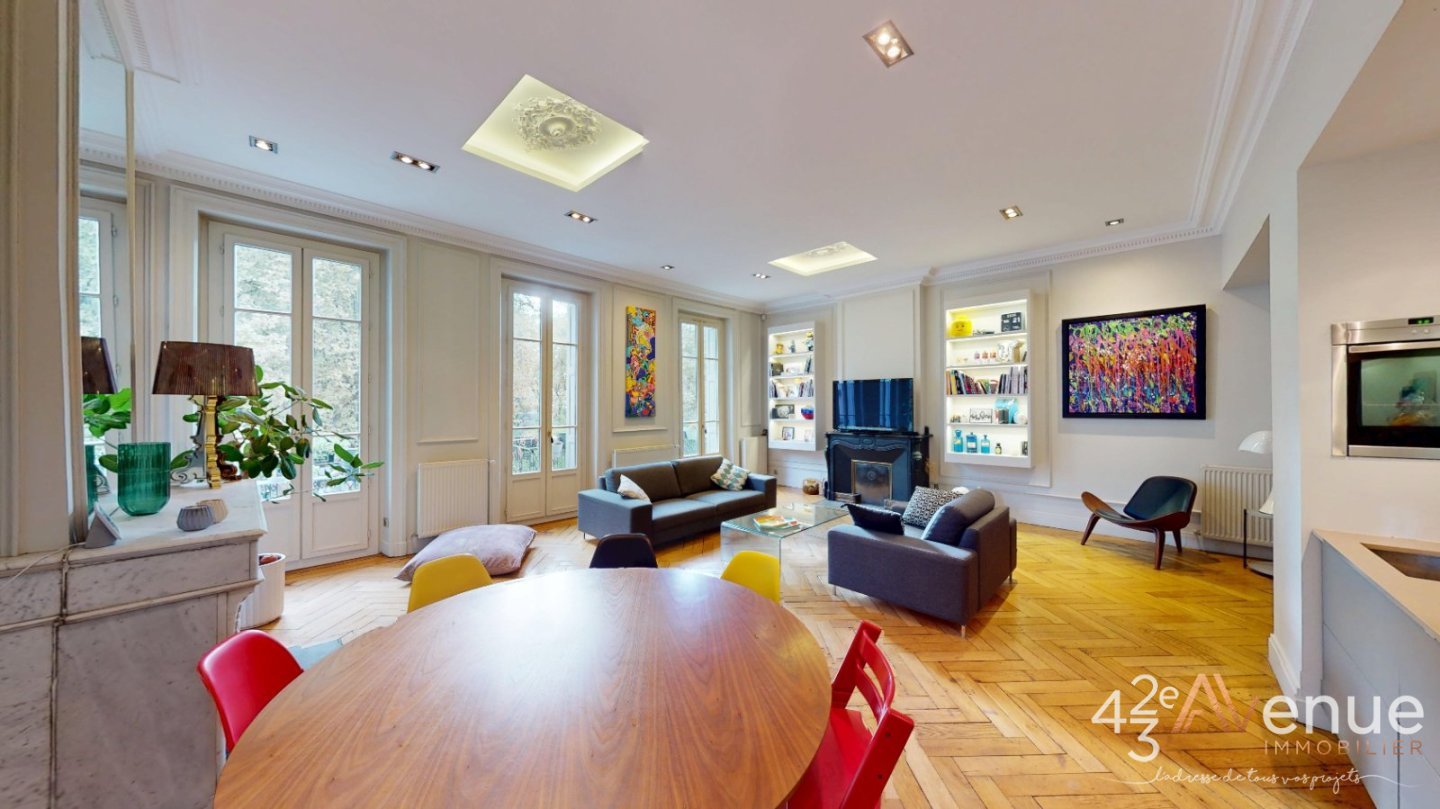 APPARTEMENT T4 - ST ETIENNE CENTRE VILLE - 130 m2 - VENDU