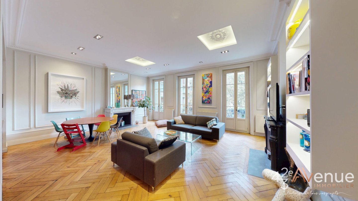 APPARTEMENT T4 - ST ETIENNE CENTRE VILLE - 130 m2 - VENDU
