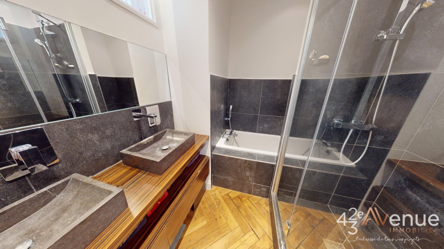 APPARTEMENT T4 - ST ETIENNE CENTRE VILLE - 130 m2 - VENDU