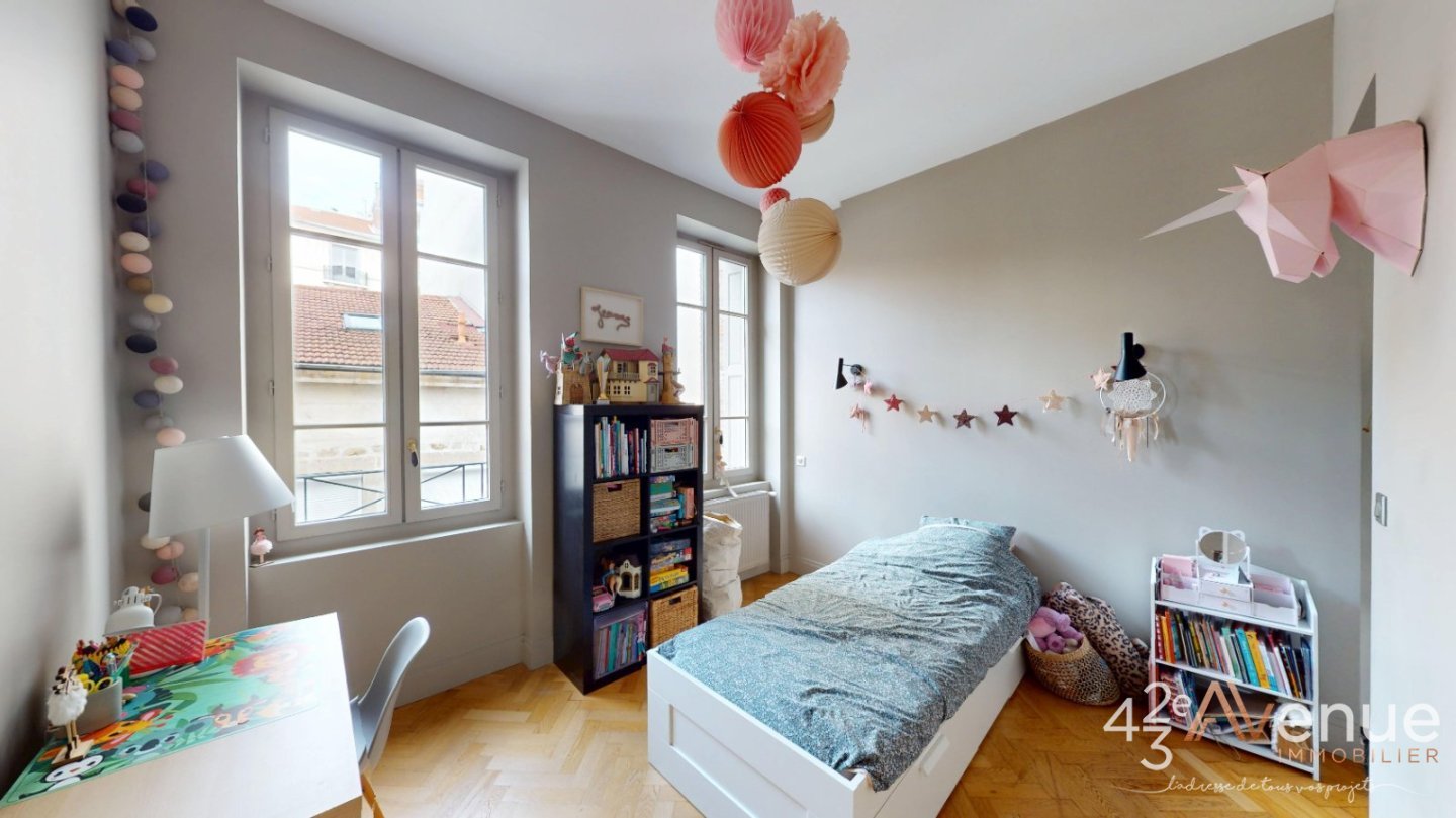 APPARTEMENT T4 - ST ETIENNE CENTRE VILLE - 130 m2 - VENDU