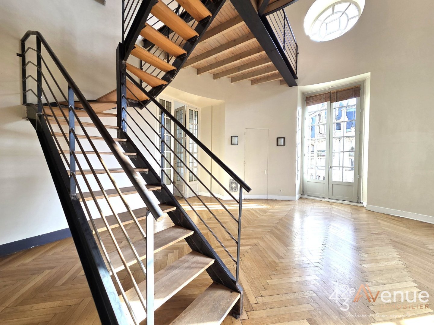 APPARTEMENT T4 A VENDRE - ST ETIENNE CENTRE VILLE - 145.91 m2 - 260�000�&euro;