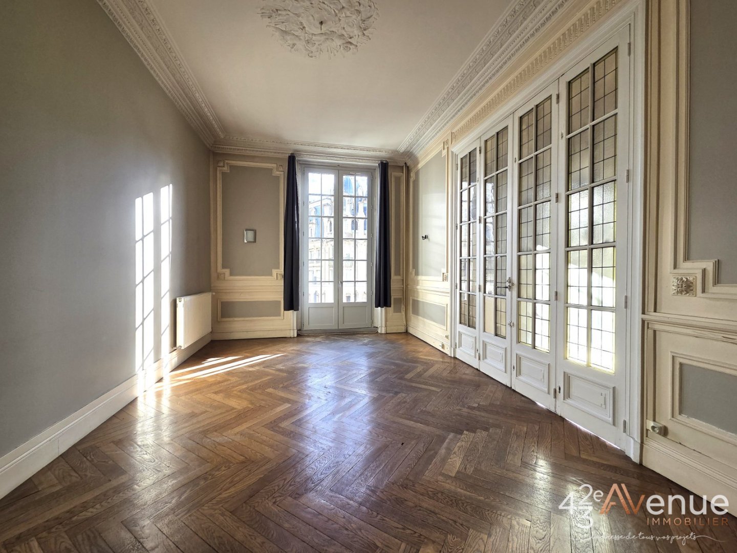 APPARTEMENT T4 A VENDRE - ST ETIENNE CENTRE VILLE - 145.91 m2 - 260�000�&euro;