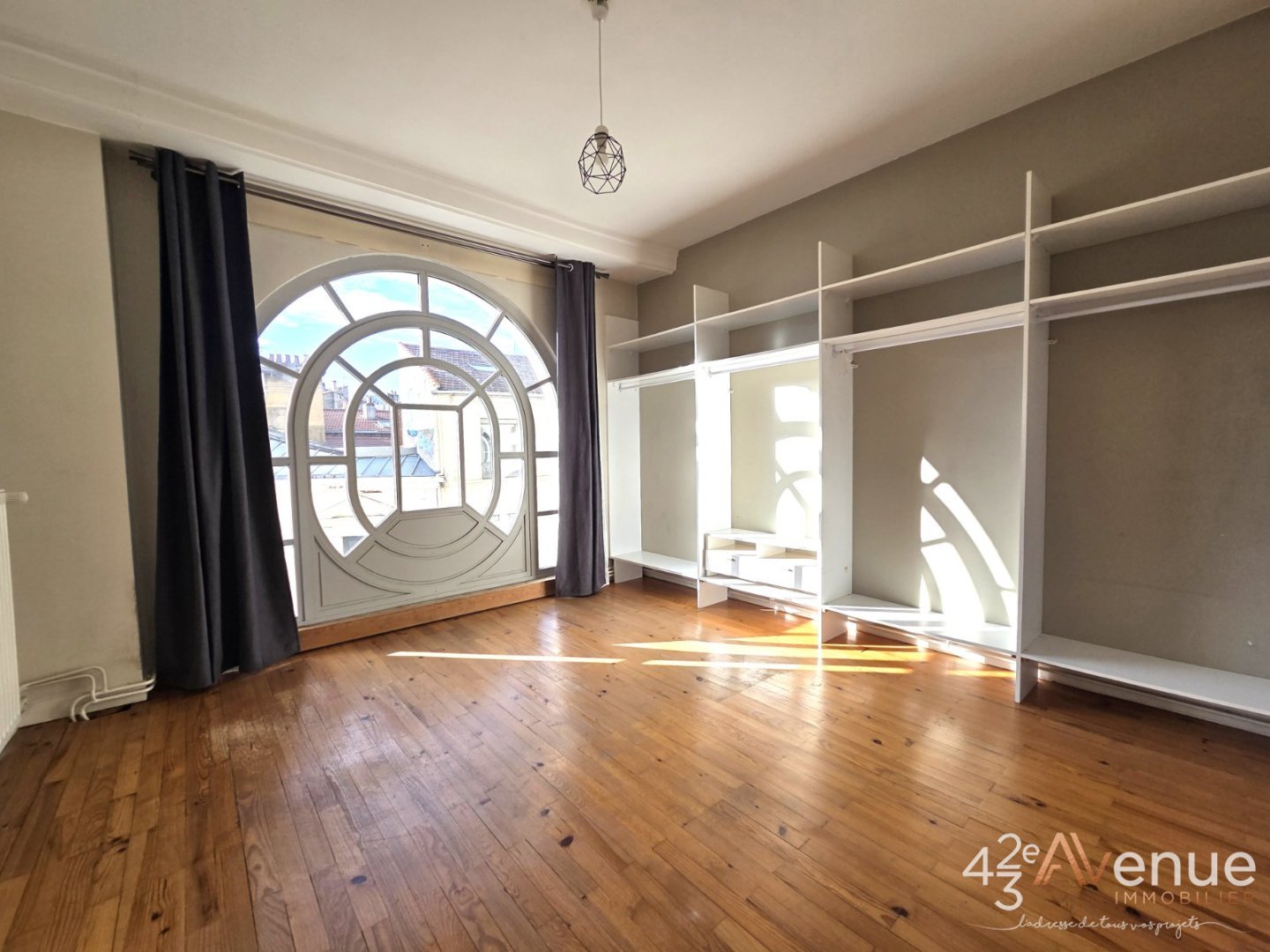 APPARTEMENT T4 A VENDRE - ST ETIENNE CENTRE VILLE - 145.91 m2 - 260�000�&euro;