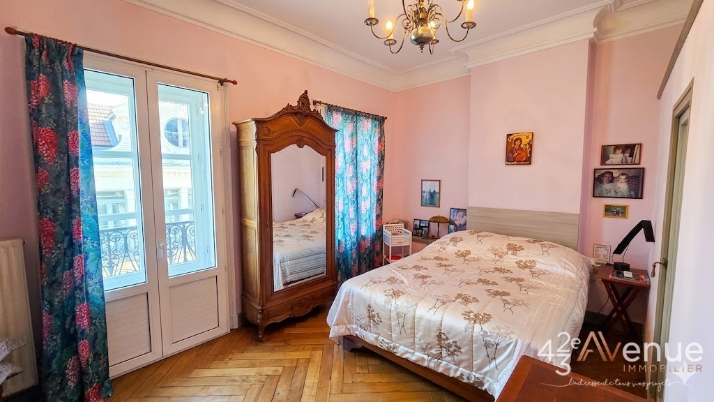 APPARTEMENT T4 A VENDRE - ST ETIENNE CENTRE VILLE - 125.12 m2 - 170�000�&euro;