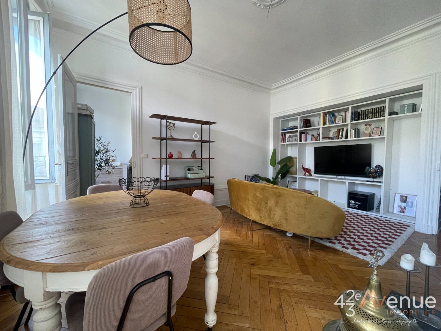 Appartement Haussmannien parfait état Hyper Centre A VENDRE - ST ETIENNE CENTRE VILLE - 131.59 m2 - 190 000 &euro;