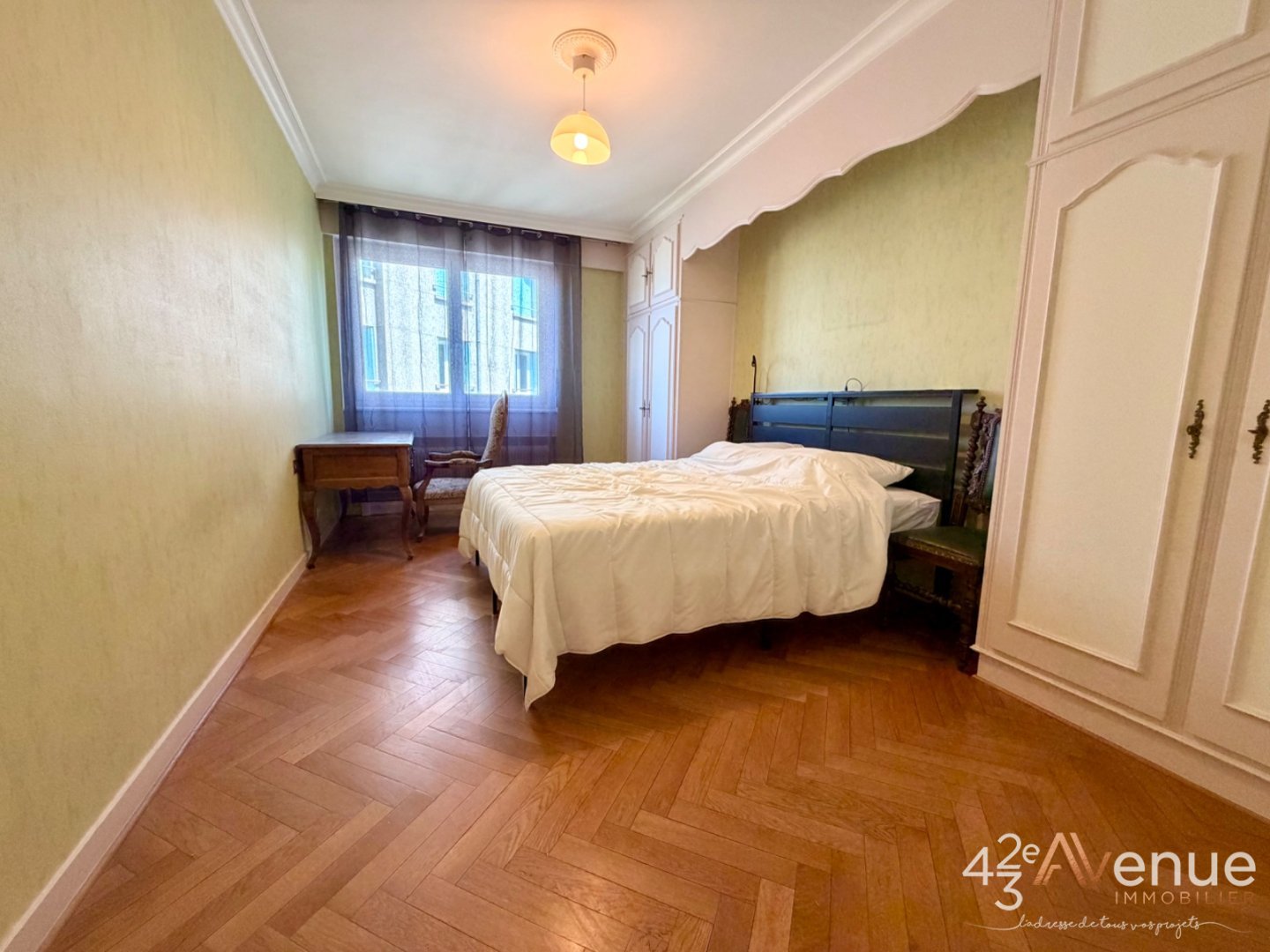 F4 avec balcon Saint-Etienne A VENDRE - ST ETIENNE CENTRE VILLE - 97.15 m2 - 99 000 &euro;