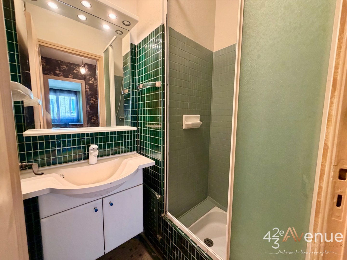 F4 avec balcon Saint-Etienne A VENDRE - ST ETIENNE CENTRE VILLE - 97.15 m2 - 99 000 &euro;