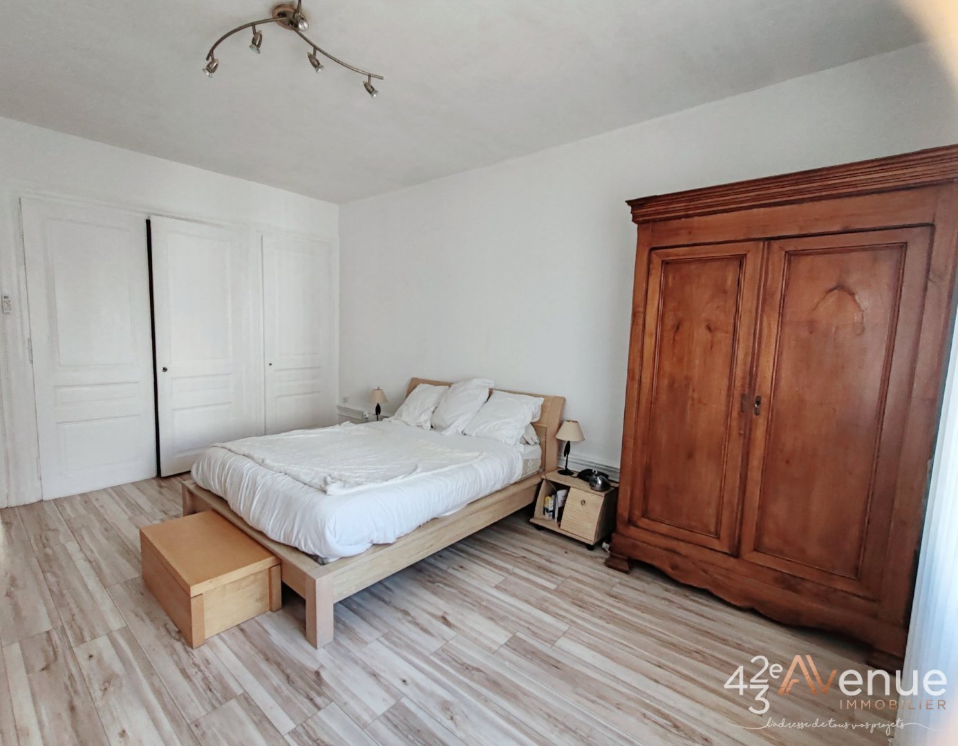 APPARTEMENT T4 A VENDRE - ST ETIENNE CENTRE VILLE - 139 m2 - 159 000 &euro;