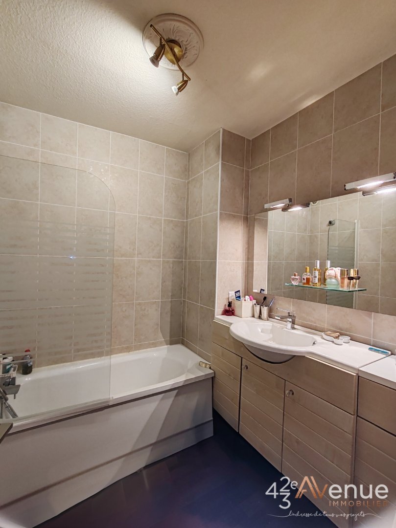 APPARTEMENT T4 A VENDRE - ST ETIENNE CENTRE VILLE - 139 m2 - 159 000 &euro;