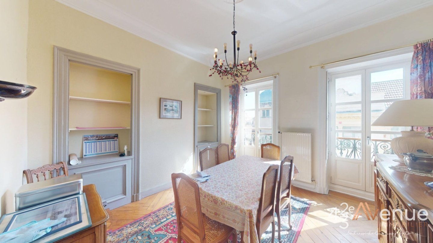 APPARTEMENT T4 A VENDRE - ST ETIENNE CENTRE VILLE - 125.12 m2 - 170 000 &euro;
