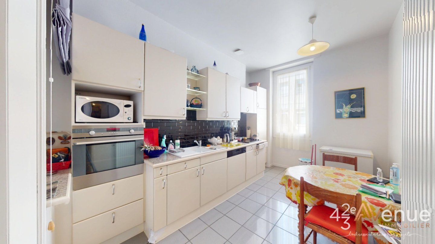 APPARTEMENT T4 A VENDRE - ST ETIENNE CENTRE VILLE - 125.12 m2 - 170 000 &euro;
