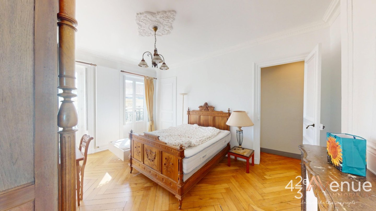 APPARTEMENT T4 A VENDRE - ST ETIENNE CENTRE VILLE - 125.12 m2 - 170 000 &euro;