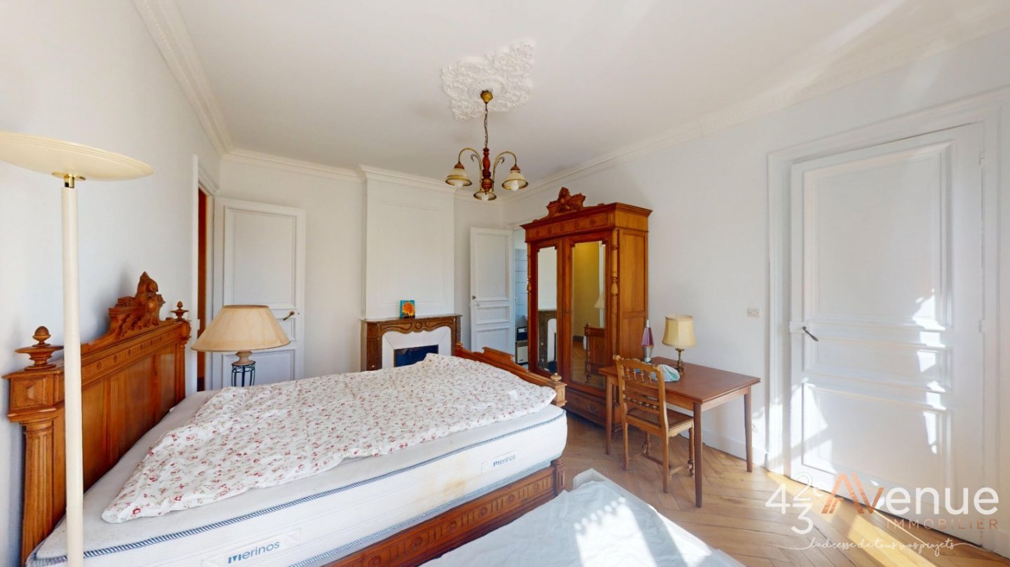 APPARTEMENT T4 A VENDRE - ST ETIENNE CENTRE VILLE - 125.12 m2 - 170 000 &euro;