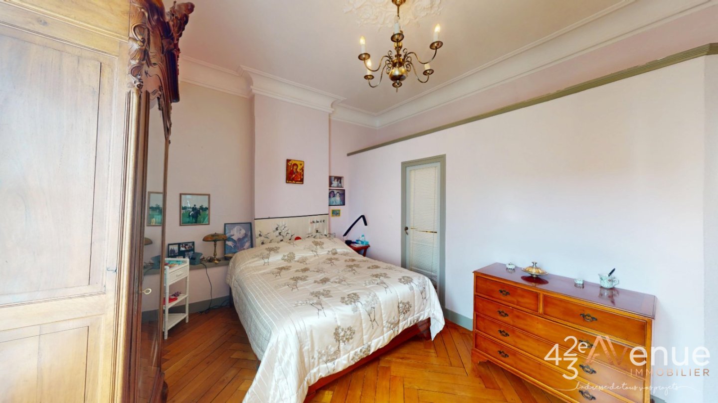 APPARTEMENT T4 A VENDRE - ST ETIENNE CENTRE VILLE - 125.12 m2 - 170 000 &euro;