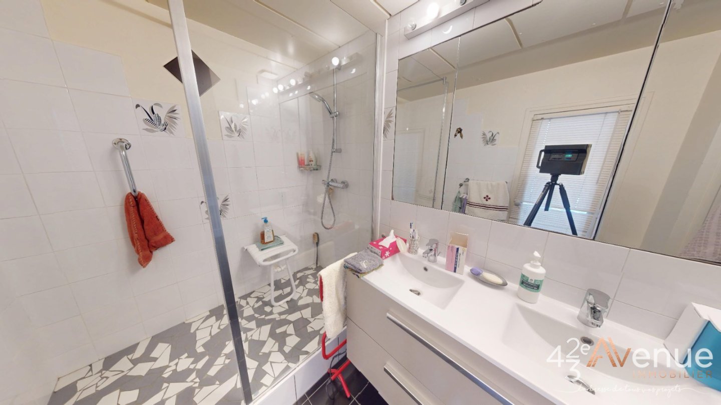 APPARTEMENT T4 A VENDRE - ST ETIENNE CENTRE VILLE - 125.12 m2 - 170 000 &euro;