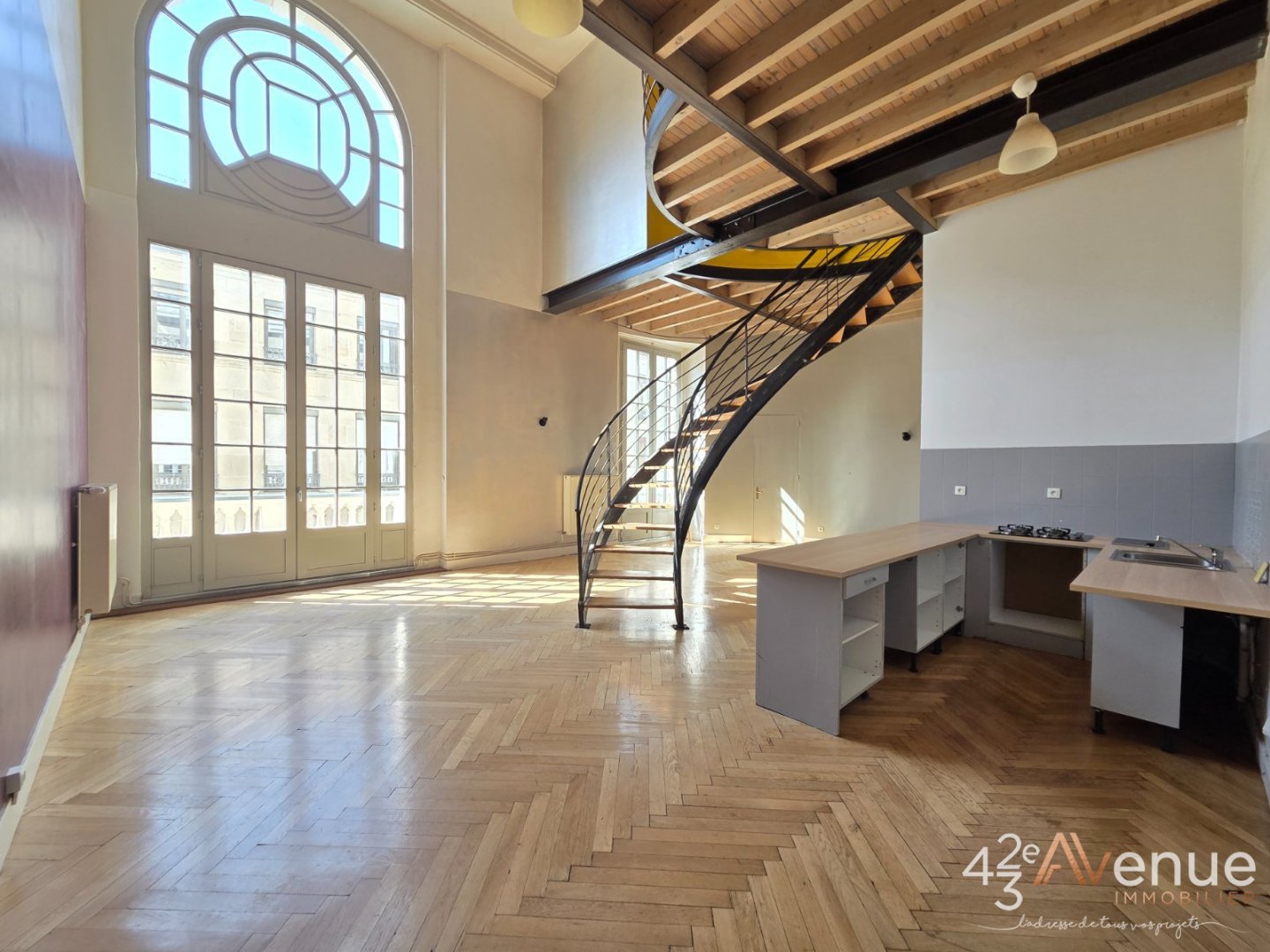 APPARTEMENT T4 A VENDRE - ST ETIENNE CENTRE VILLE - 156.38 m2 - 260 000 &euro;