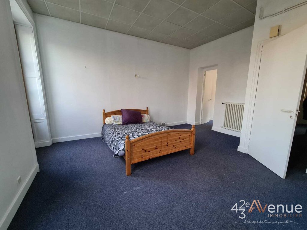 Appartement - ST ETIENNE CENTRE VILLE - 138.29 m2 - 199 000 €