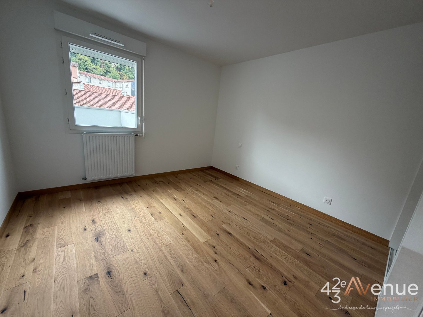 APPARTEMENT T4 A VENDRE - ST ETIENNE CHATEAUCREUX - 90.67 m2 - 300 000 &euro;