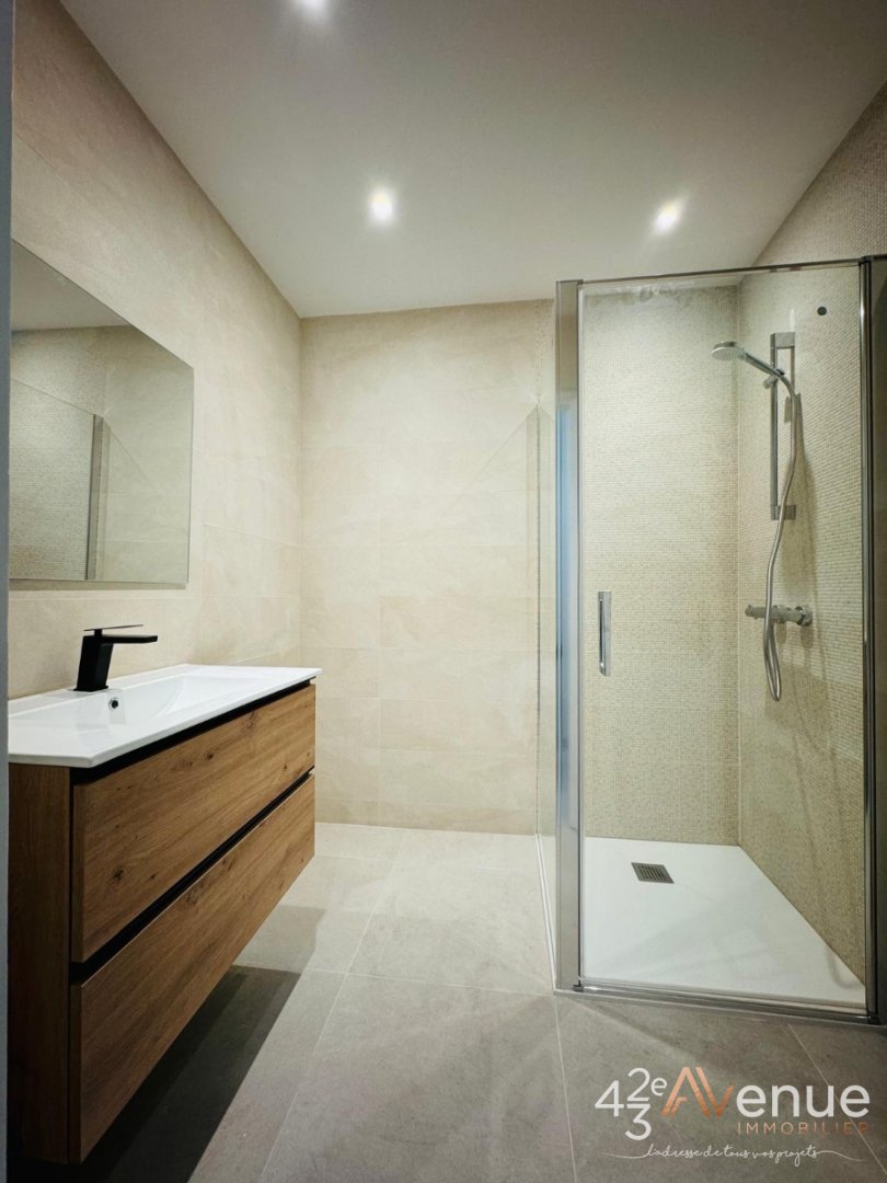 F4 de 97,54 m2 + 2 Balcons - ST ETIENNE Chavanelle Fauriel - 97.54 m2 - 155 000 €