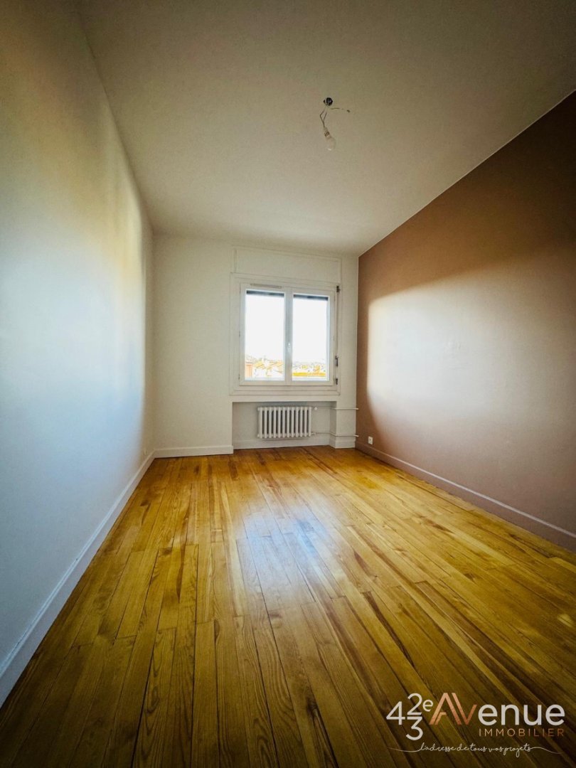 F4 de 97,54 m2 + 2 Balcons - ST ETIENNE Chavanelle Fauriel - 97.54 m2 - 155 000 €